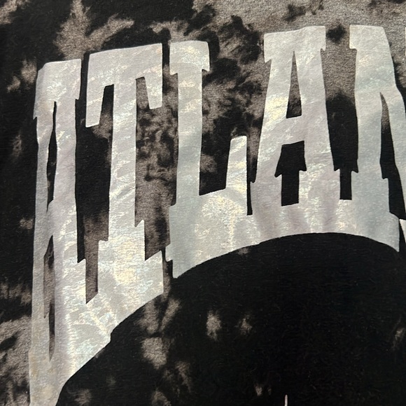 Black bleach dye Atlanta tshirt - Picture 3 of 3